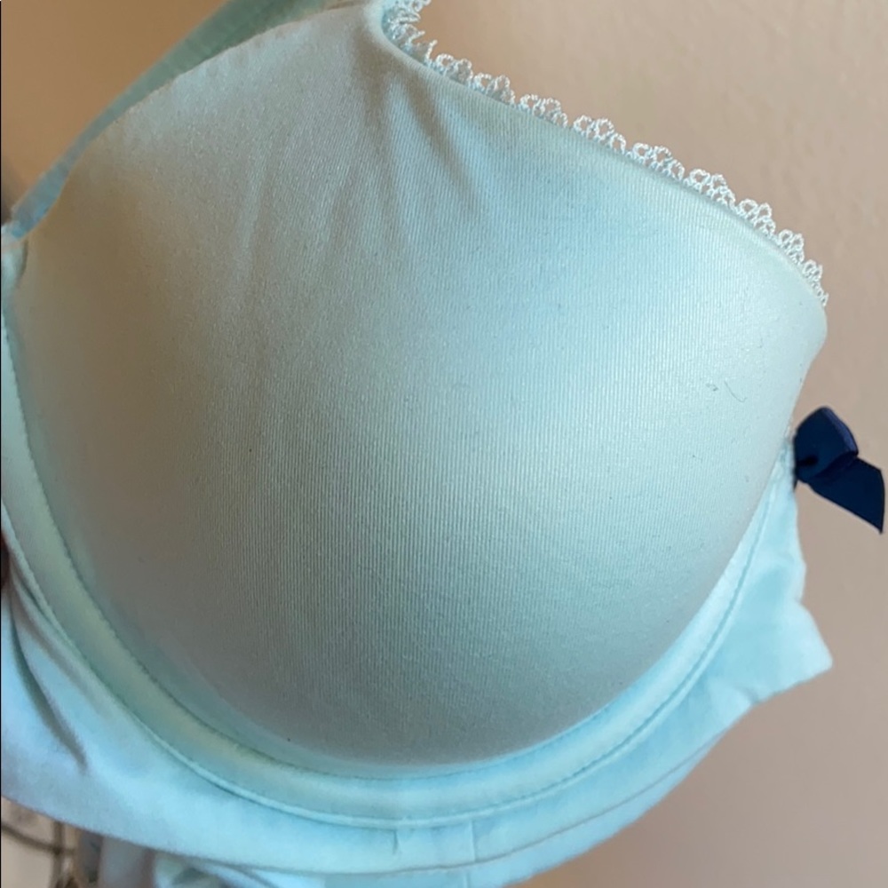 Victoria Secret Bra - Picture 4 of 5